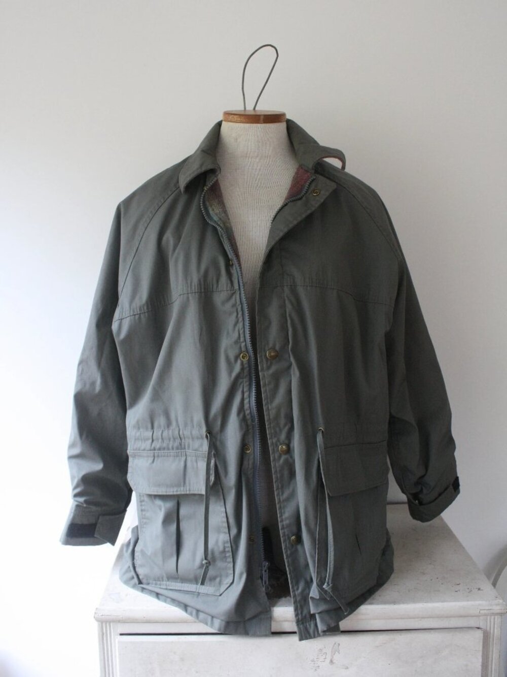 1980s Woolrich Women's Medium Wool Flannel Lined Vintage Barn Jacket Sage Green